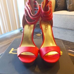 BEBE Platform  strappy sandal size 9